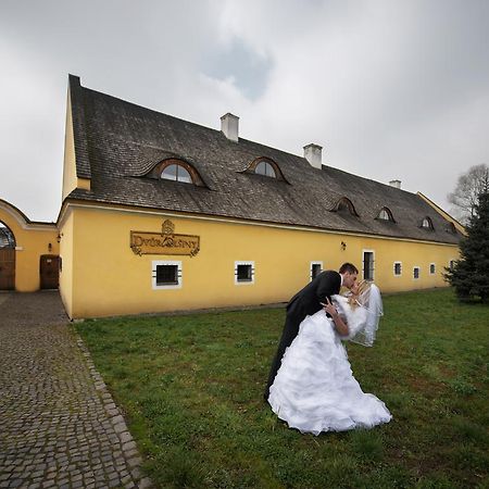 Dvur Olsiny -Hotel And Horse-Riding Karvina Exterior photo
